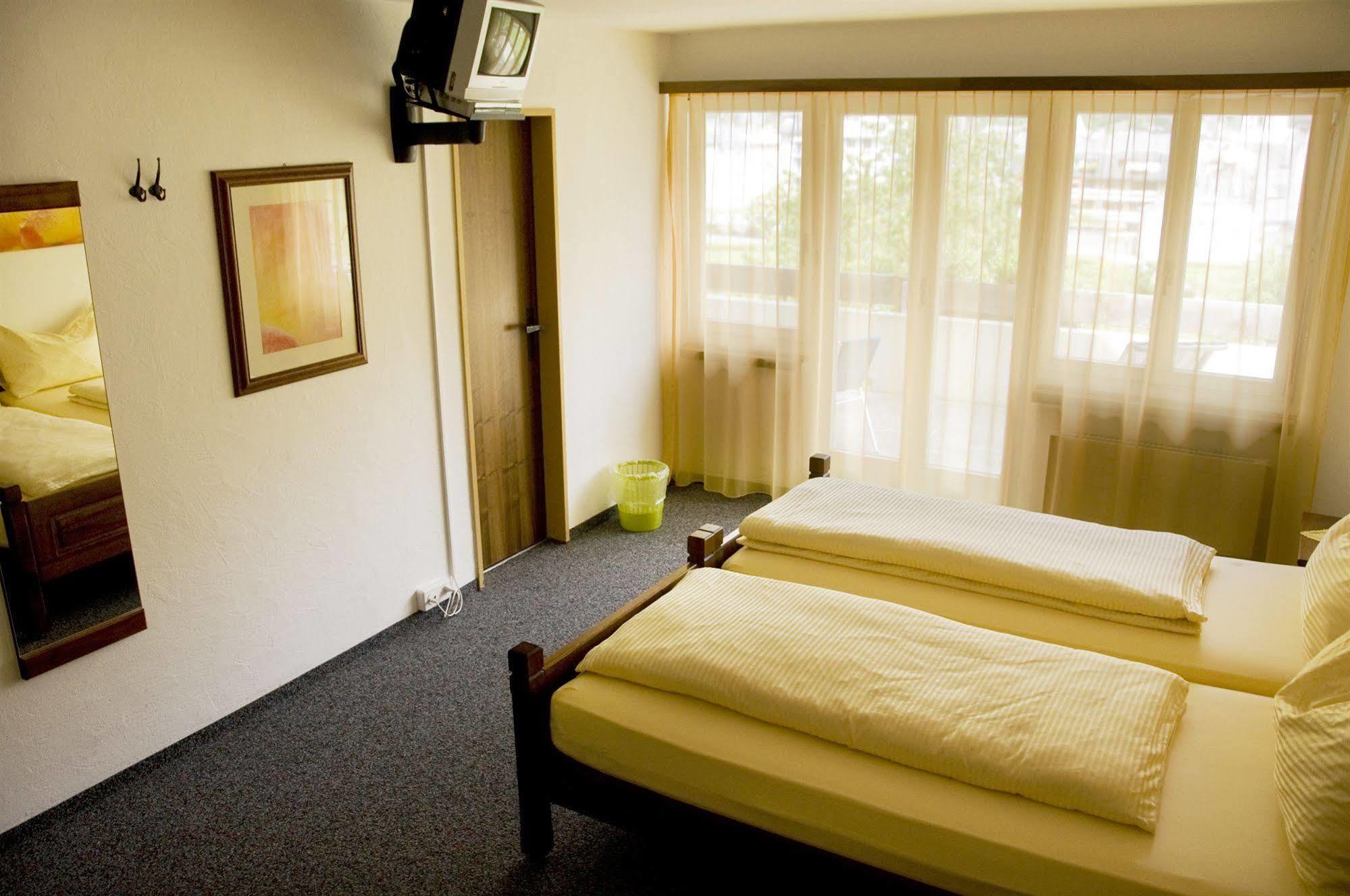 Schlosshotel - Self Check-In Hotel Brig Eksteriør bilde